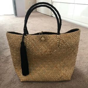 Large straw tote